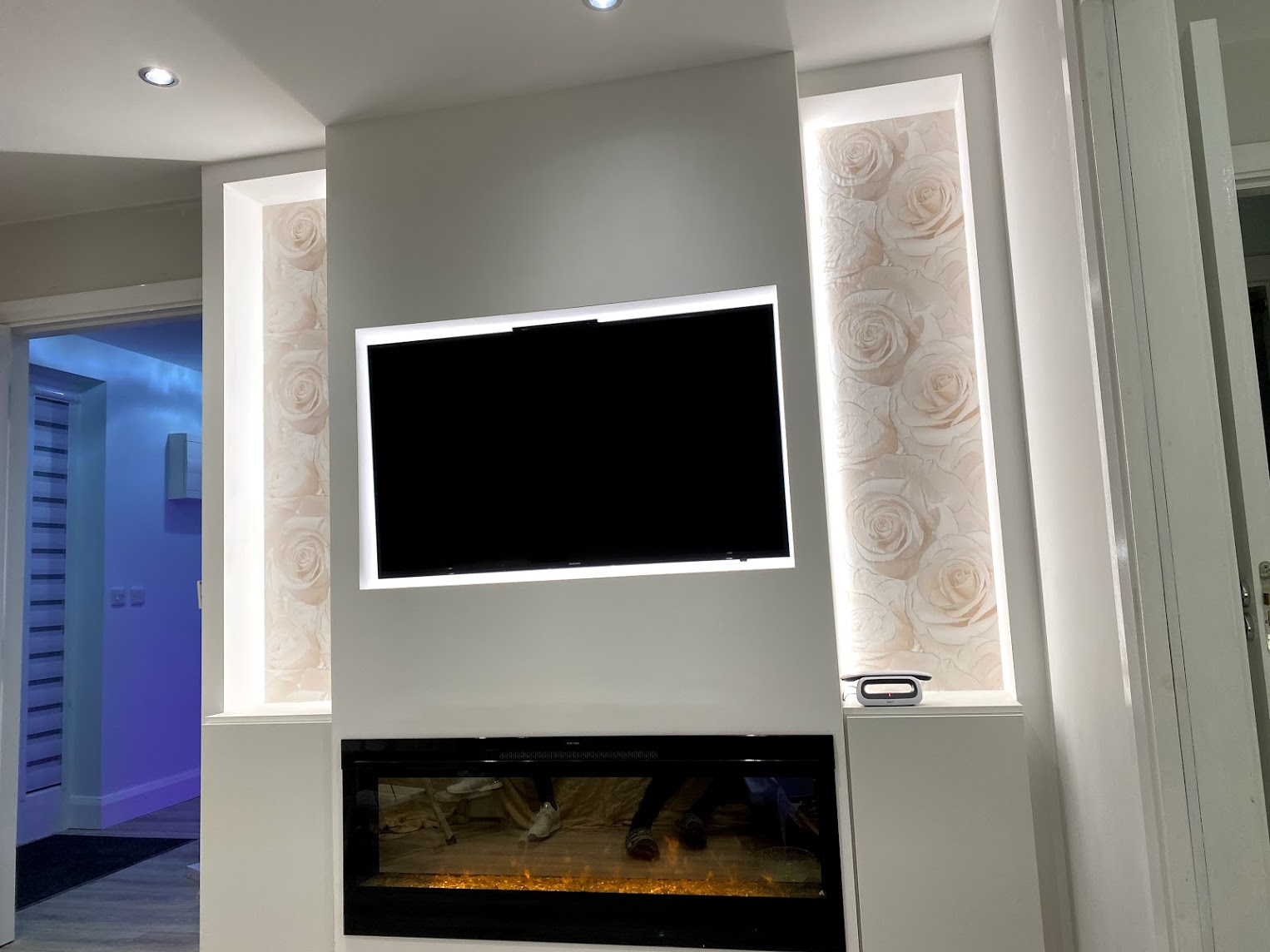Tv wall with led light